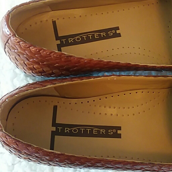 Trotters Brown woven "Lori" style loafers - Picture 7 of 7